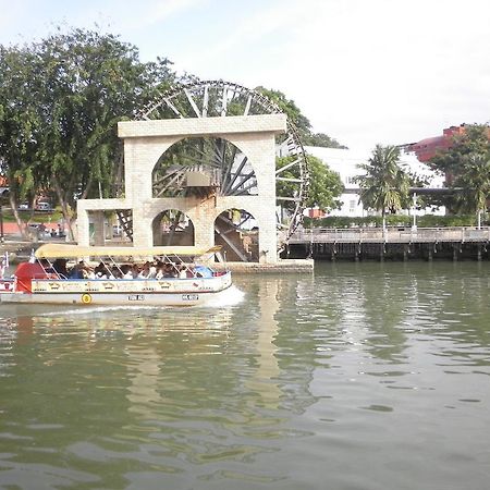 Vinz Hotel Malacca Esterno foto