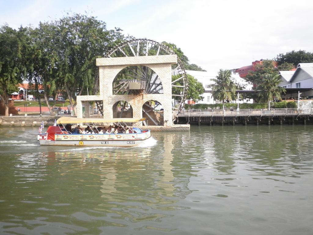 Vinz Hotel Malacca Esterno foto